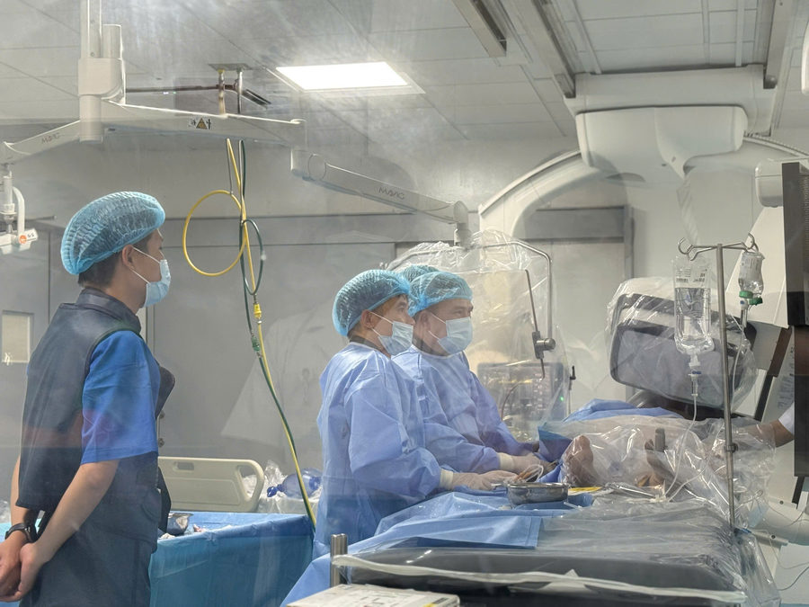 ĐAU NGỰC TƯỞNG THOÁNG QUA – SUÝT MẤT MẠNG HỒI CHUÔNG CẢNH BÁO NHỒI MÁU CƠ TIM Ở NGƯỜI LỚN TUỔI