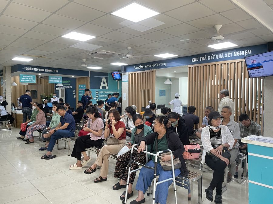 Cảnh báo: Sốt – sốt xuất huyết – cúm và sốt siêu vi gia tăng trong giai đoạn chuyển mùa